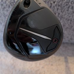 Titleist TSR1 – 5 Wood (18°)

Hzrdus RDX Smoke 6.0 (70g Stiff) | Good Condition | No Headcover