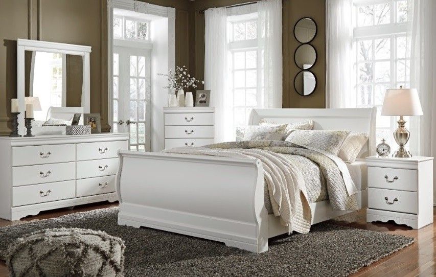 Anarasia White 5Pc.- Dresser Mirror Queen Sleigh Bed