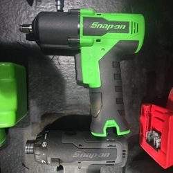 14.4 V Snap On 3/8 Impact 