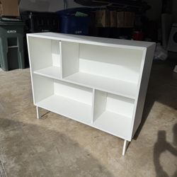 Valje IKEA book case