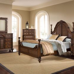 Queen Size Tommy Bahama Style Bedroom Set ( Deliver Available) 