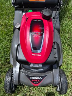 BRAND NEW HONDA HRX-217 /200cc (HRX217K6HYAA/GJAVA1880271/SERIAL # MAMA-1740494)TWIN BLADE /STOP BLADE CONTROL SYSTEM, XENOY DECK NEVER GER RUST, DENT
