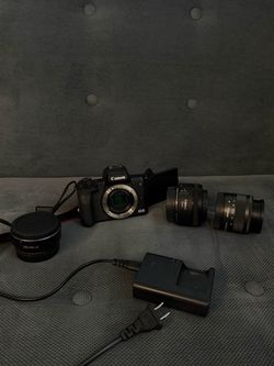 Canon EOS M50 Mark II Camera Bundle – 2 Lenses, Viltrox Adapter & Lighting Kit