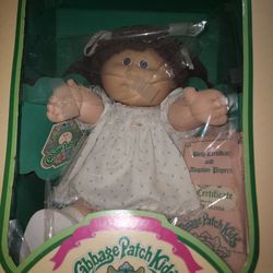 Vintage 1985 Cabbage Patch Doll With Documents