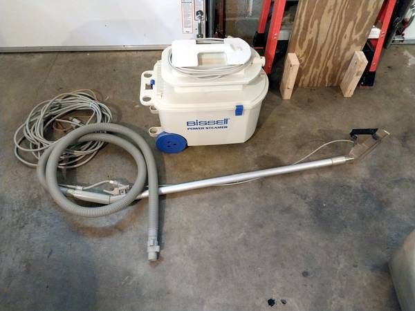 Bissell Carpet Steamer 1631