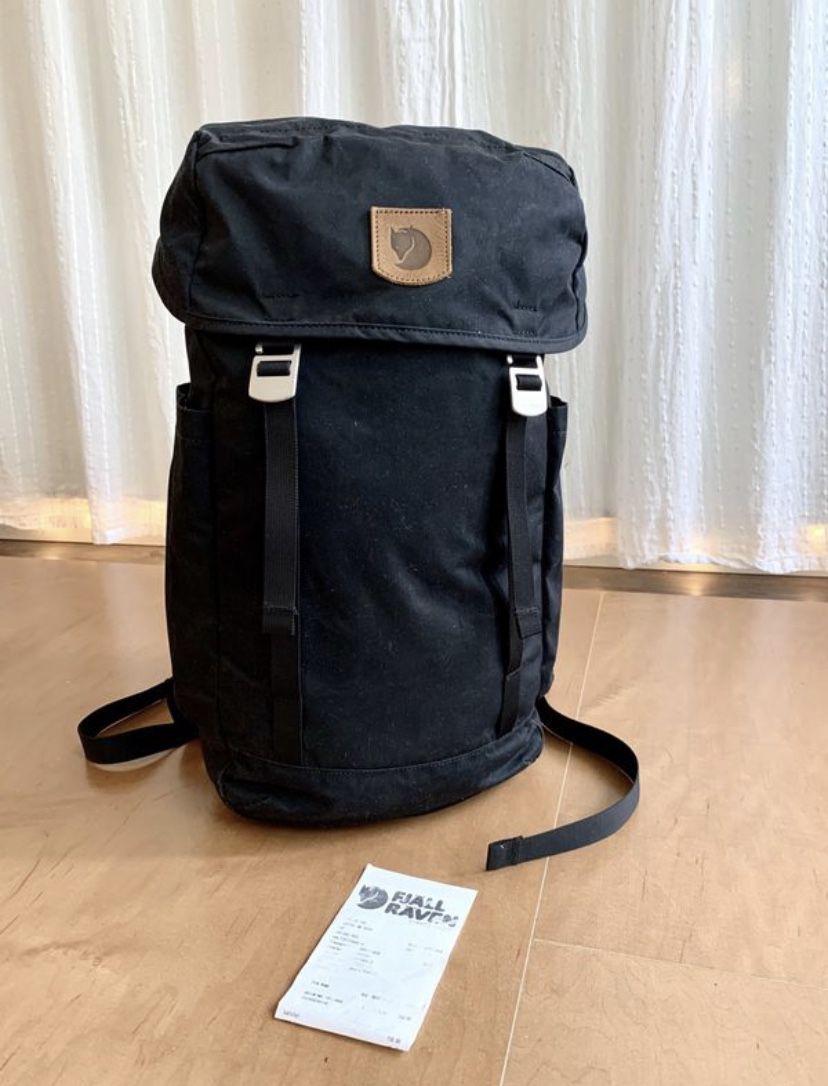 FJALLRAVEN • Large Top-loading Backpack • with Laptop Pocket