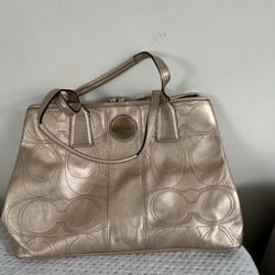 Like New Womens Authentic Genuine Leather Gold Signature Handbag With 4 Interior Pockets 