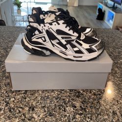 Black & White Balenciaga Runners 