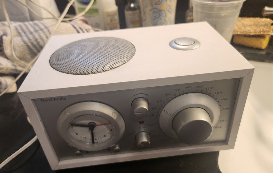 Tivoli Model 3 Clock Radio Speaker | Uncrate Henry Kloss TIVOLI