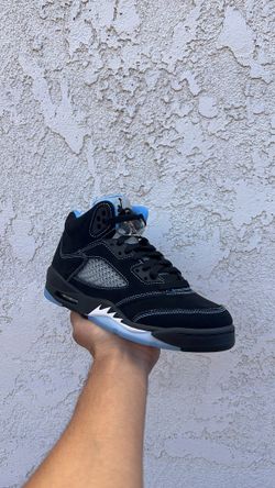 ๐ฅ Air Jordan 5 Retro GS "UNC" Black/University Blue โ Size 5Y โ Brand New