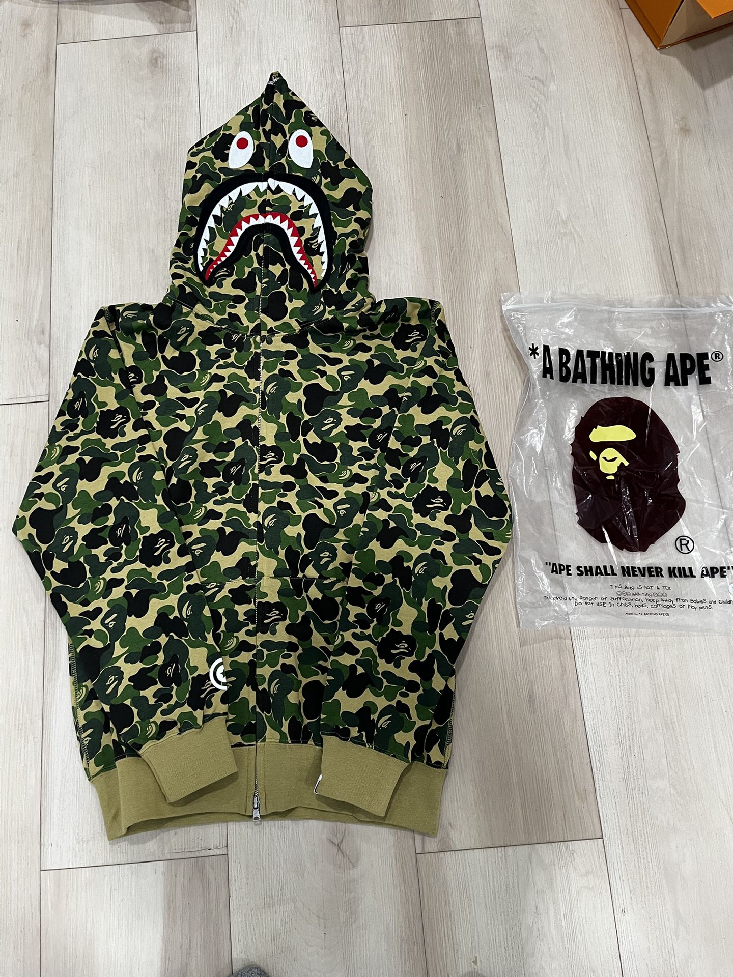 Bape Hoodie Camo Green ( Size L) Brand New