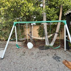 Backyard Discovery Swing Set 