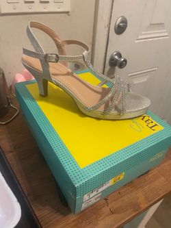 Prom shoes size 5