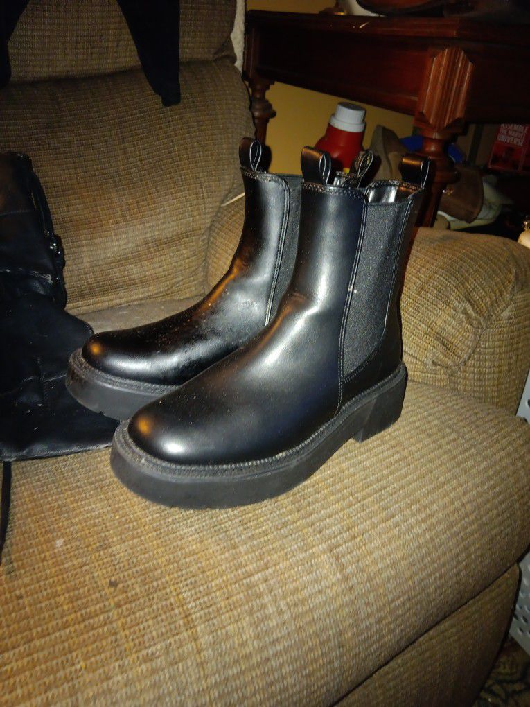 WOMENS BOOTS SIZE 6