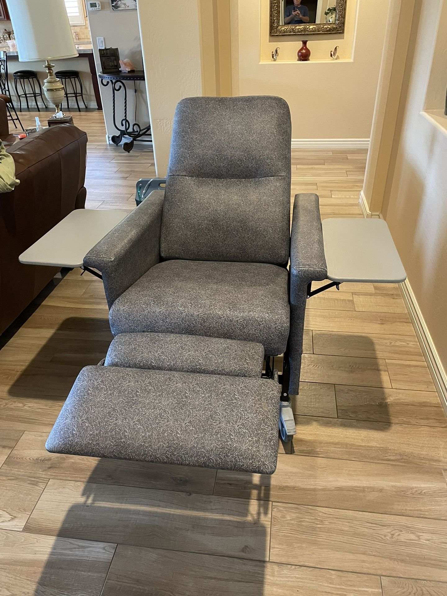 Medical Recliner for Sale in Mesa, AZ OfferUp