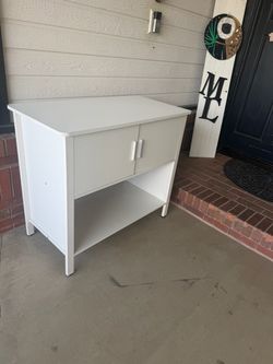 White cabinet