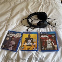 PS4 Games And Headphones