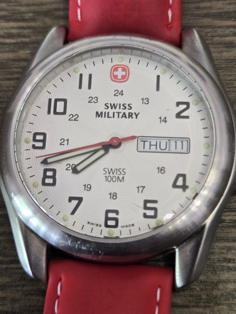 SWISS MILITARY 096-1009 100M Stainless Steel 9.5in watch W/ New Battery. UEC