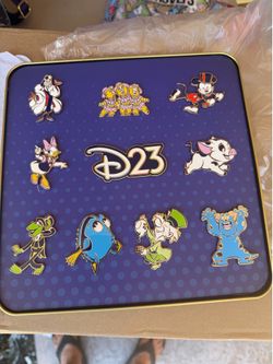 Disney D23 Gold Member Pin Badge Set Mickey Cruella Daisy Collectible