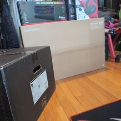 Alienware Gaming PCs & Samsung 32" OLED Monitors