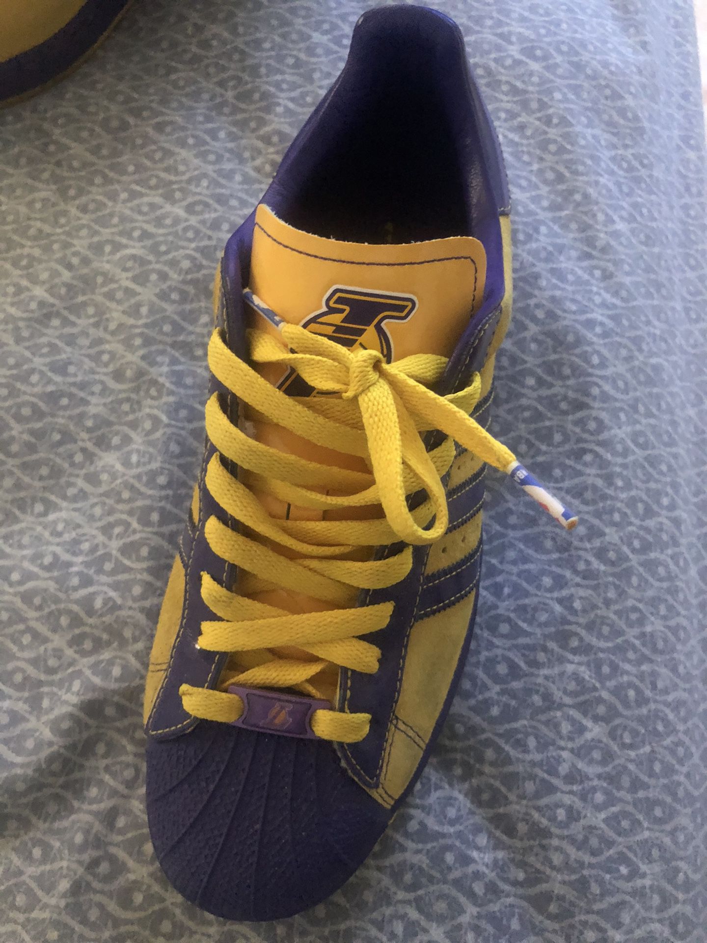 Adidas Superstar Los Angeles Lakers size 9 for Sale in Las Vegas