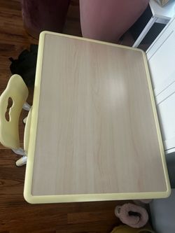Kids table and chair