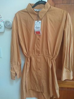 Shirt For Women Long Sleeve Zara Size Small  But Fit MediumPick Up Only