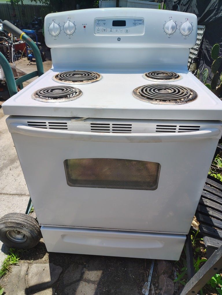 Working Refrigerator and Stove