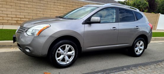 2009 Nissan SL AWD w/ Touch Screen Stereo..Backup
Camera ..Apple/Android Play