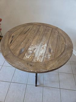 Metal outside patio table, 25.00