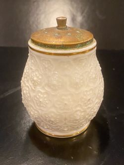 Lenox Cape Cod Collection Floral Salt Shaker  4” Tall