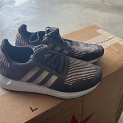 Adidas Sz 6.5 Boys Sz 8 Women 