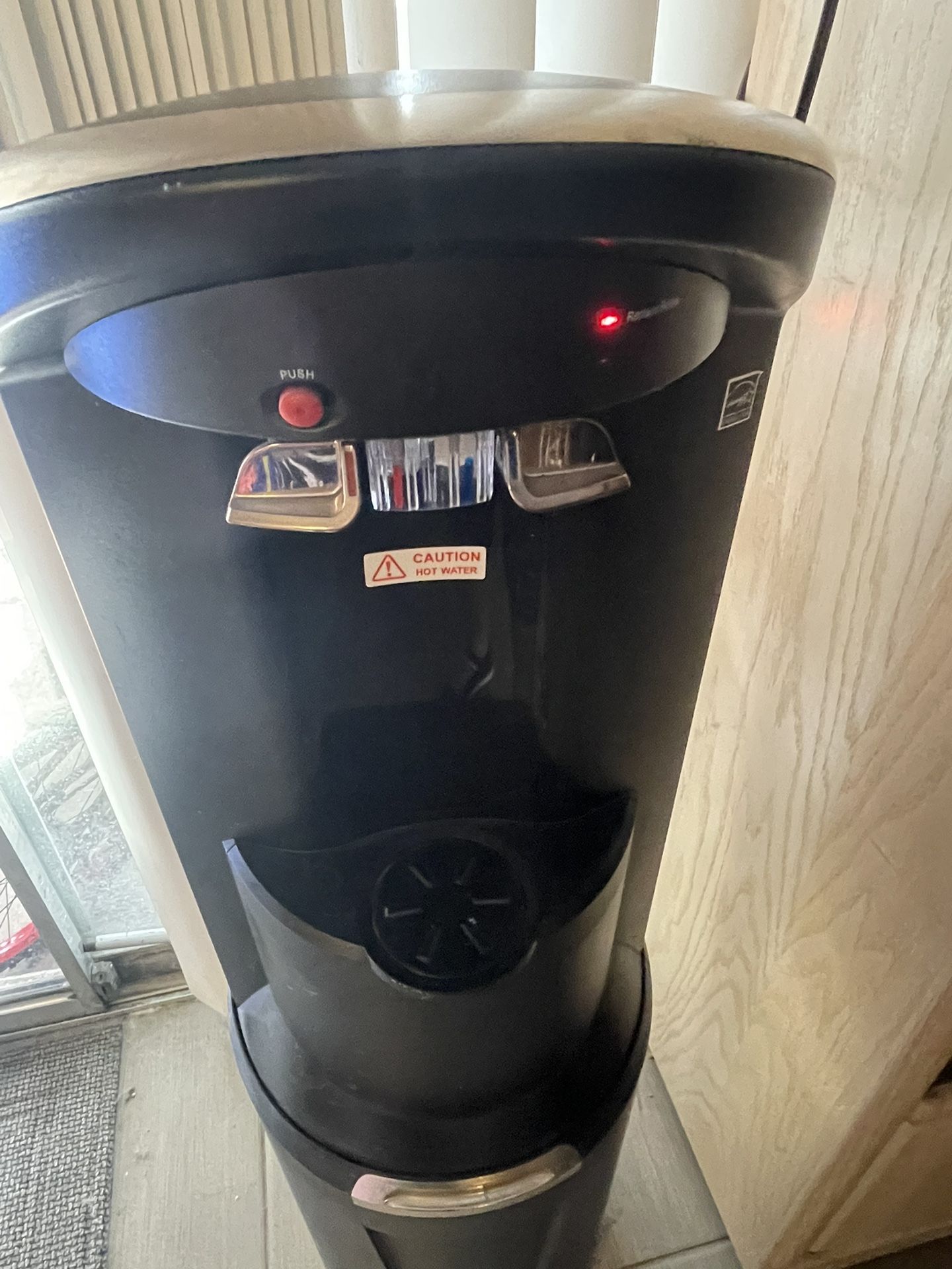 Dispensador De Agua.