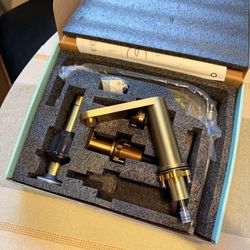 Bathroom Faucet 3 Hole - NEW!