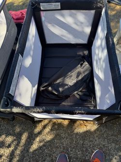 Portable play pen new