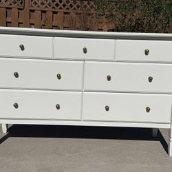 Beautiful REFINISHED Pottery Barn Dresser+dovetails drawers $599 CAN DELIVER!