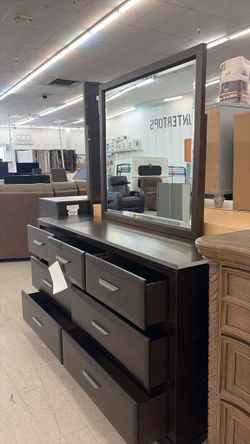 Ashley Furniture Vanmore Dresser and Mirror