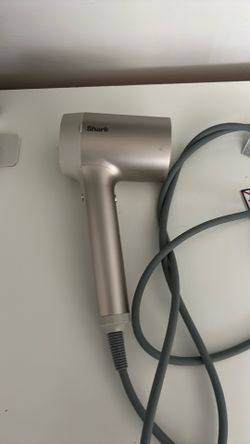 Shark hairdryer