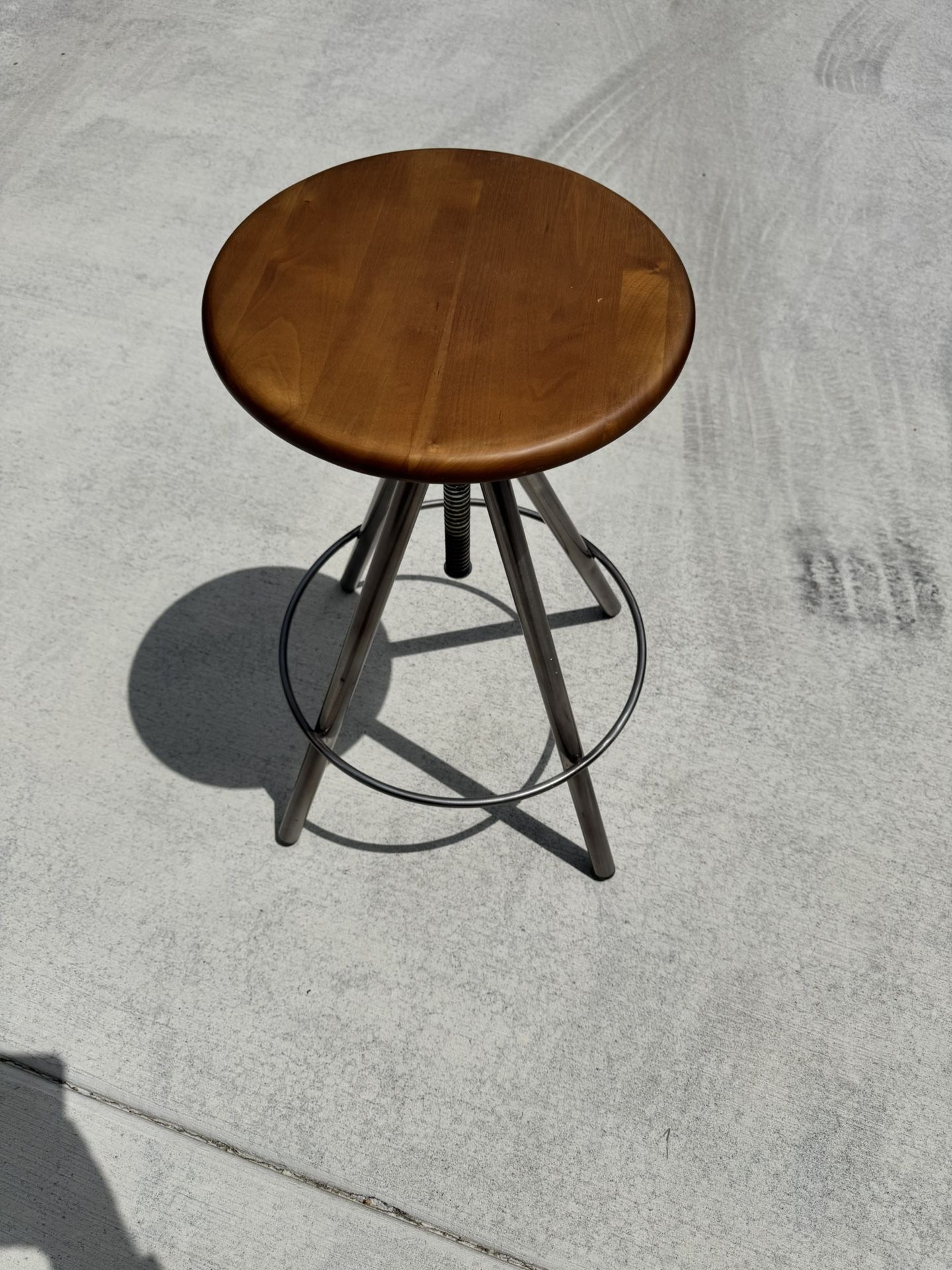 3 Beautiful Stools Adjustable Height