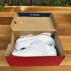 Reebok Classics Woman’s Size 7