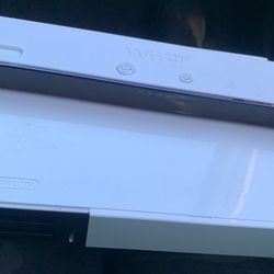 Nintendo Wii With Sensor Bar 