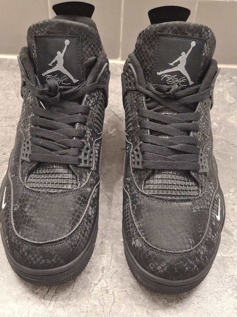 AIR JORDAN 4 RETRO MENS SIZE 11 $70