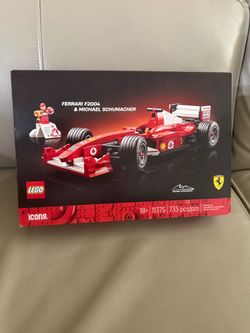 LEGO Icons Ferrari F2004 & Michael Schumacher Lego set