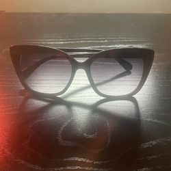 Catherine Malandrino Wmn’s Round Sunglasses Black Rim W/Brown Lenses