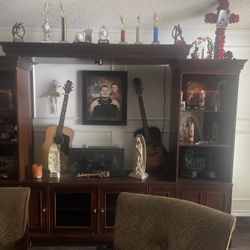 Entertainment center