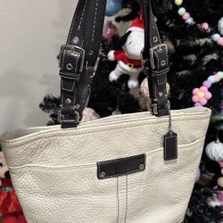 Coach White Pebbled Leather Zipper Closure Double Handles Tote Shoulder Bag