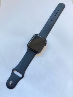 Black Apple Watch SE 44mm