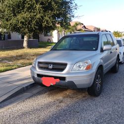 Silver 05' Honda Pilot 160kmiles