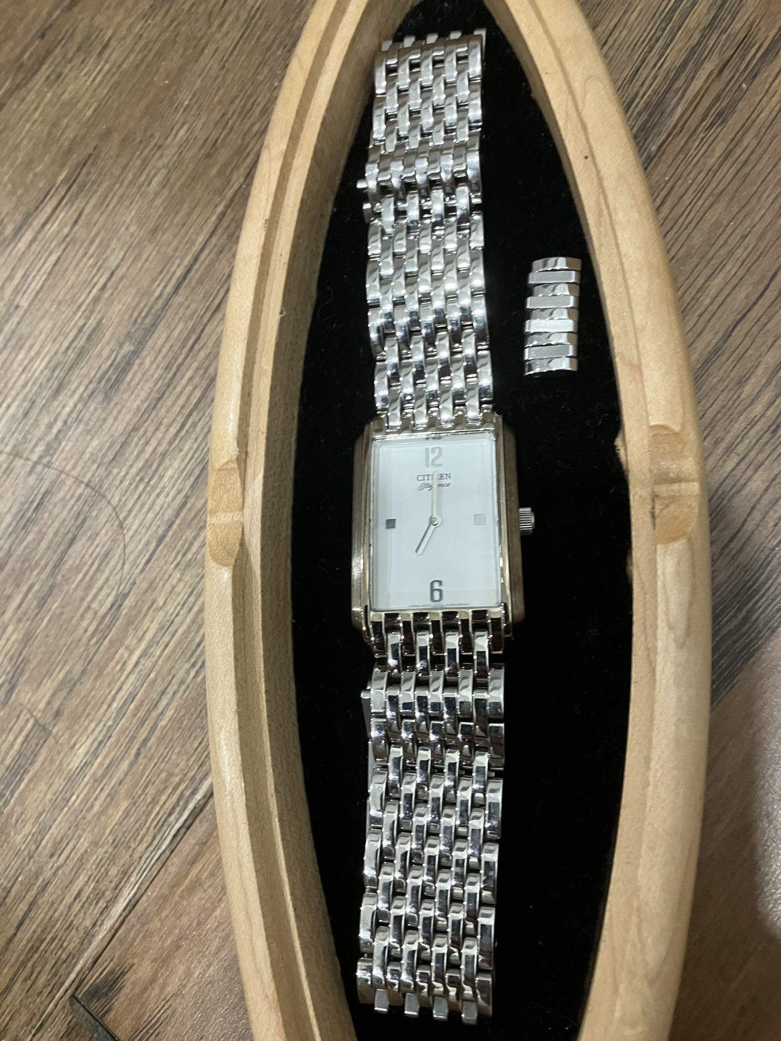 Men’s And Women’s Watches