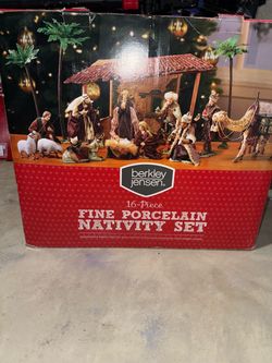 Berkley Jensen 16-Piece Fine Porcelain Nativity Set